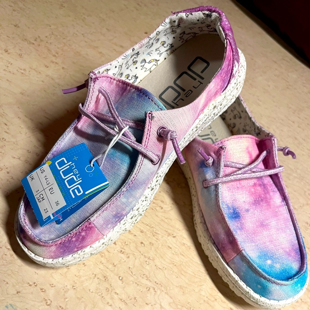 Hey dude Girls size Y4 /L5  unicorn dreamer New with Tag